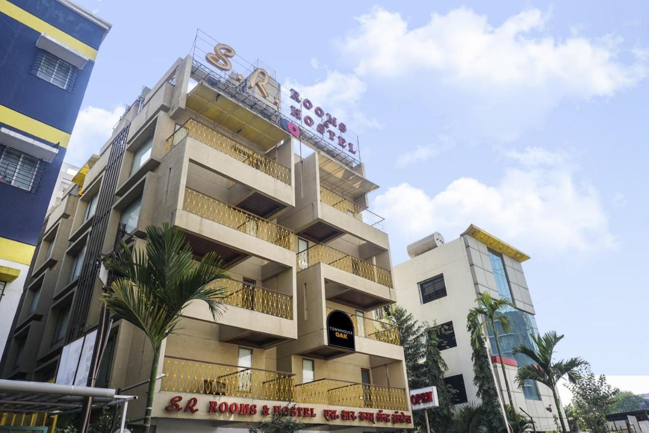 Super Townhouse Oak Sr Hotel Wakad Pune Esterno foto