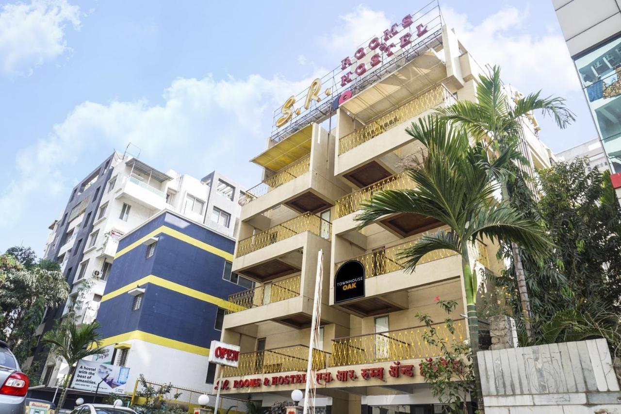 Super Townhouse Oak Sr Hotel Wakad Pune Esterno foto