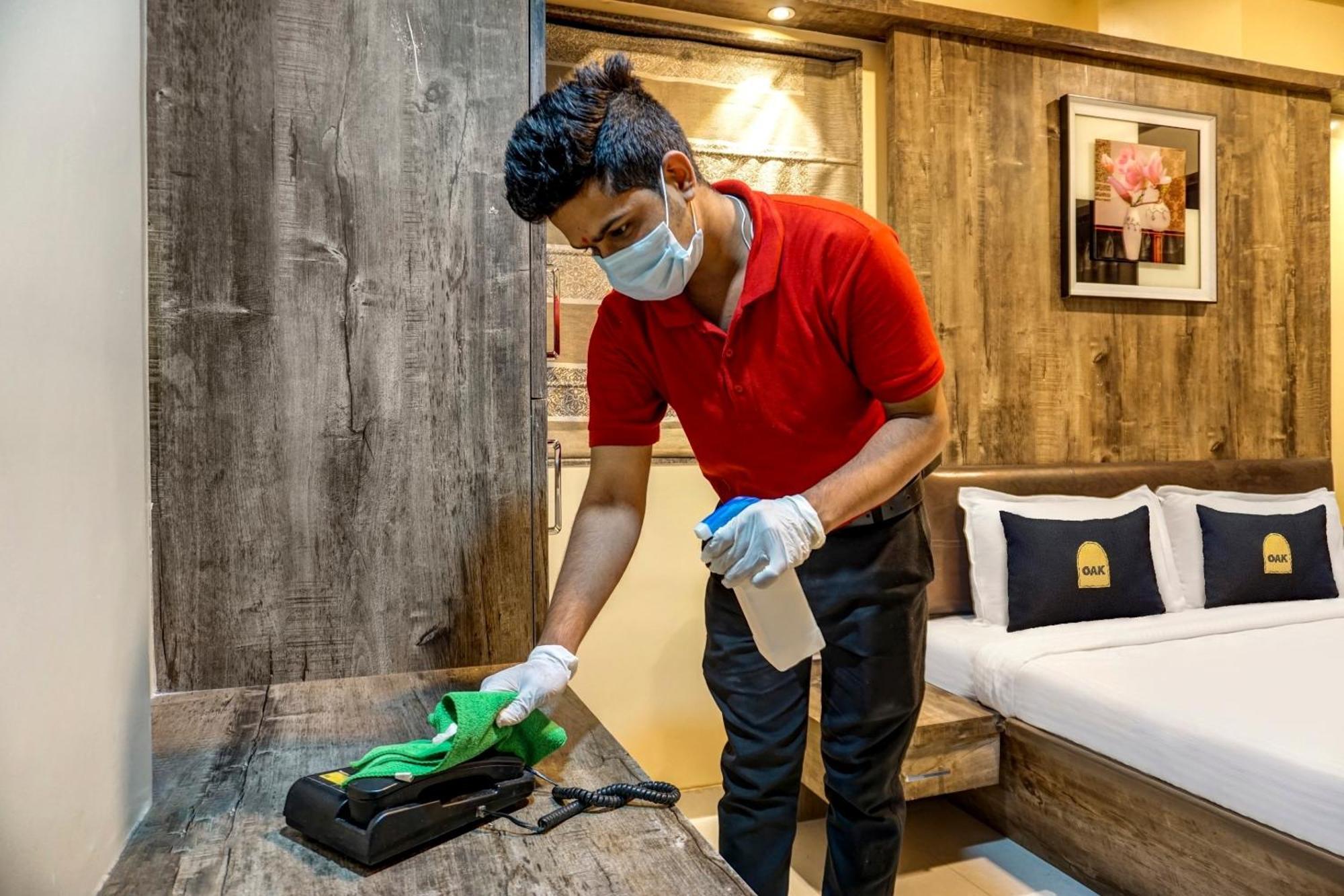 Super Townhouse Oak Sr Hotel Wakad Pune Esterno foto