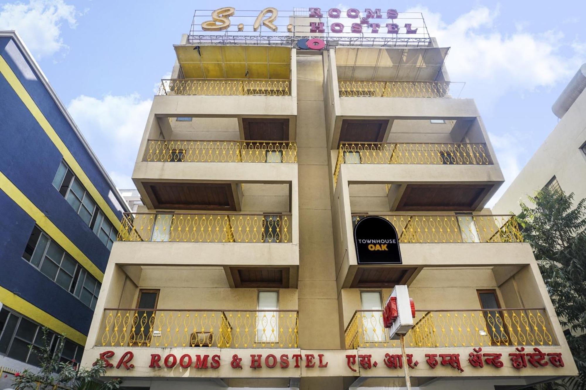 Super Townhouse Oak Sr Hotel Wakad Pune Esterno foto