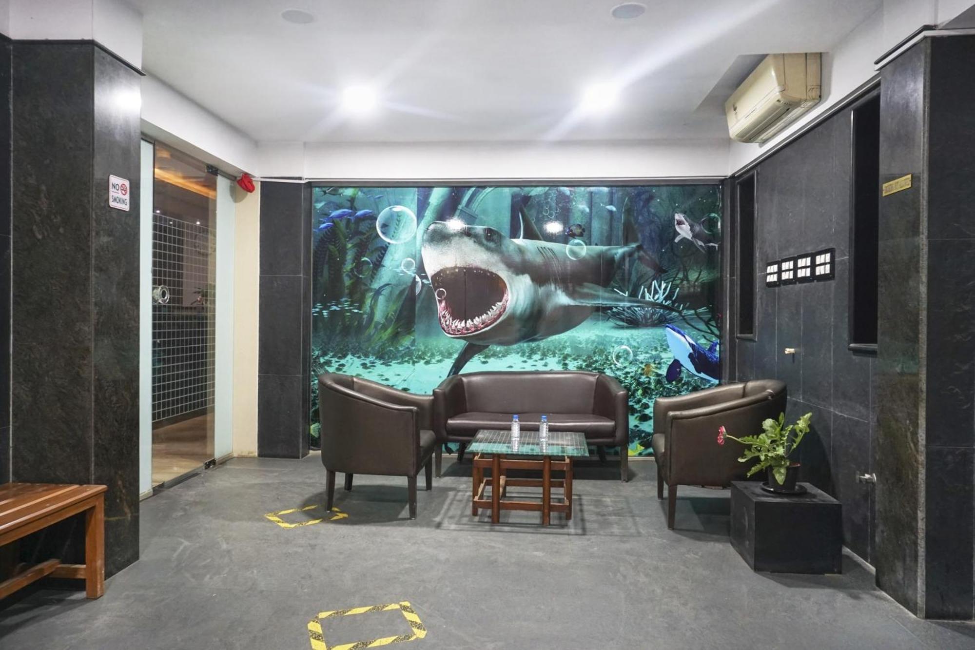 Super Townhouse Oak Sr Hotel Wakad Pune Esterno foto