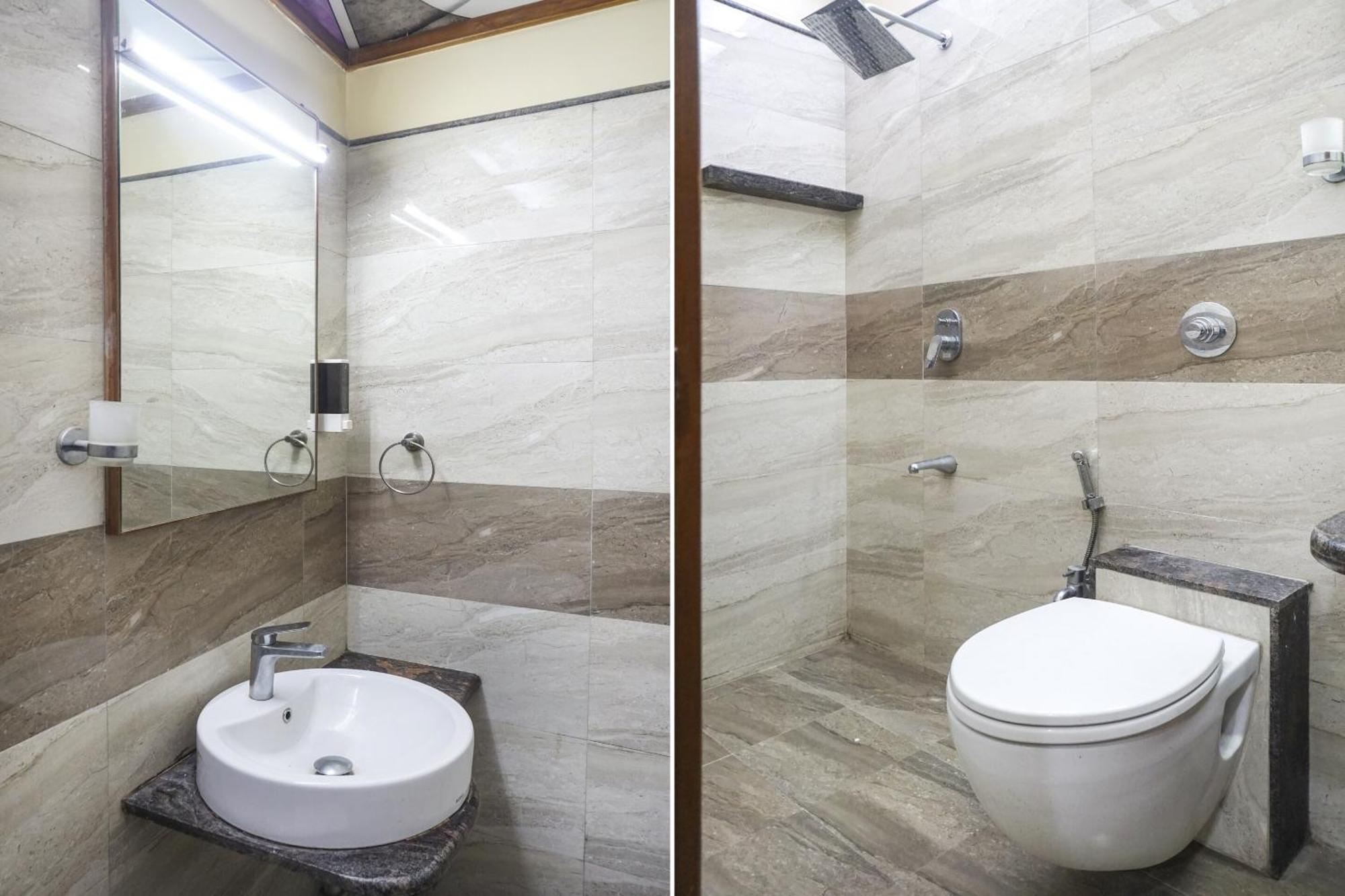 Super Townhouse Oak Sr Hotel Wakad Pune Esterno foto
